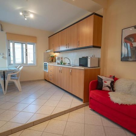 Attica Train Station 1 Bedroom 4 Pers Apartment เอเธนส์ ภายนอก รูปภาพ