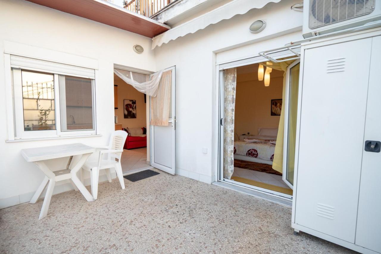 Attica Train Station 1 Bedroom 4 Pers Apartment เอเธนส์ ภายนอก รูปภาพ